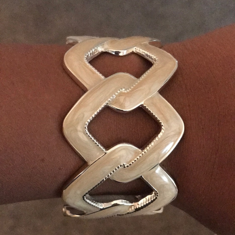 Pearlized bracelet